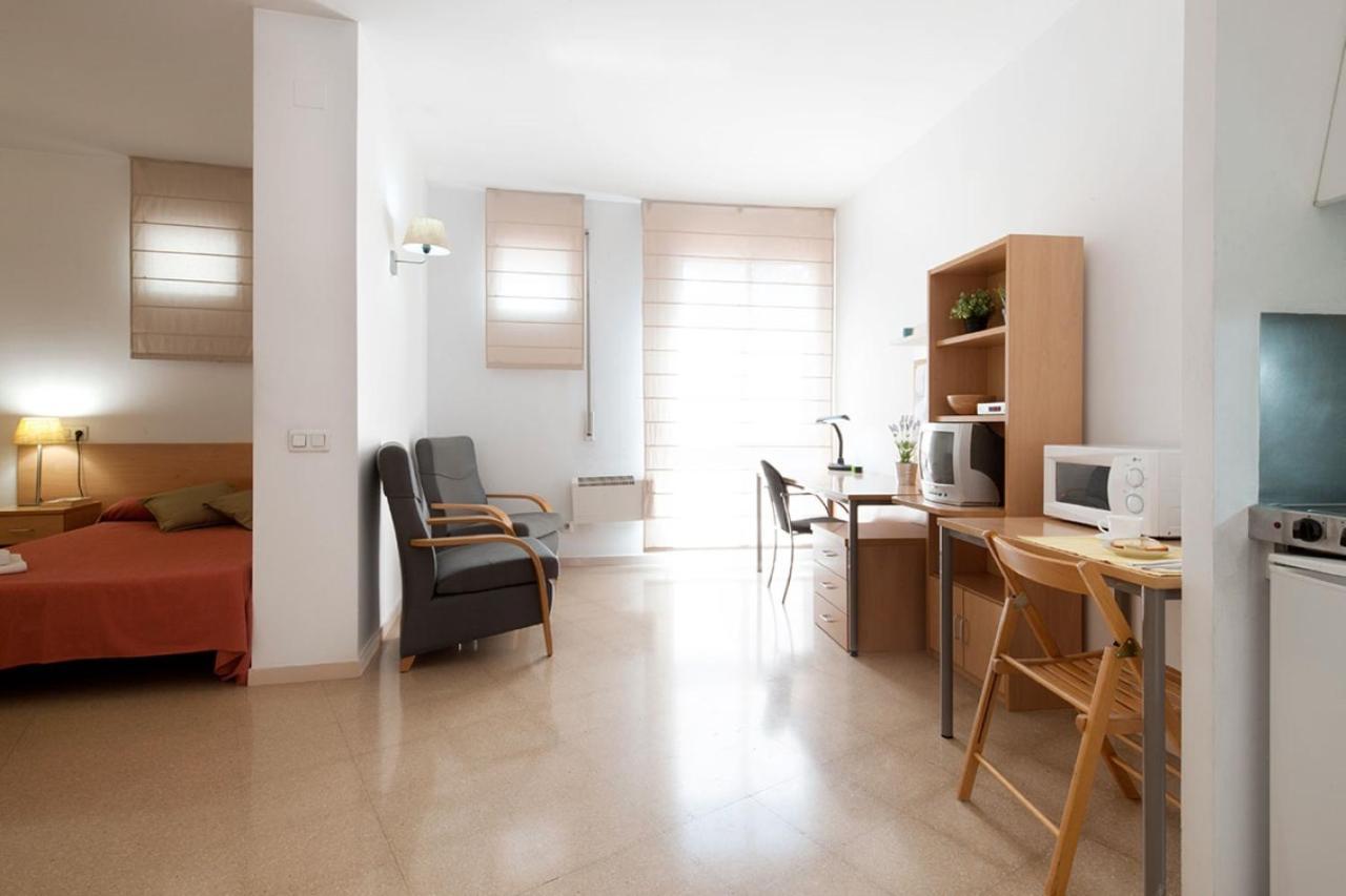 Residencia Universitaria Resa Francesc Giralt I Serra تيراسا المظهر الخارجي الصورة